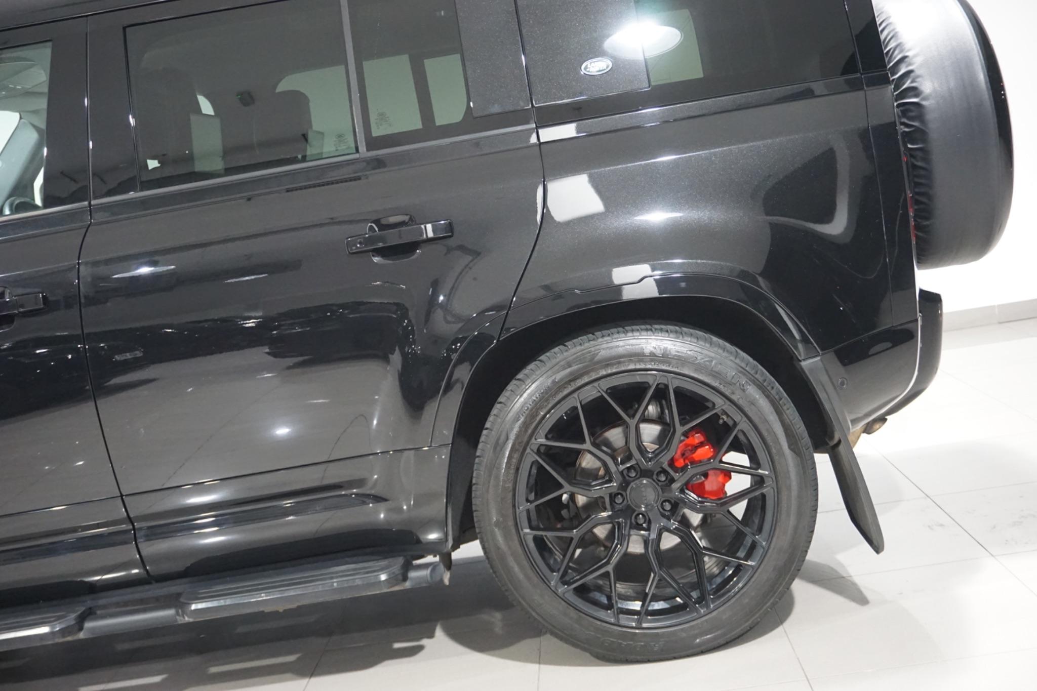 Land Rover Defender 110 2.0 SD4 HSE Auto 4WD Euro 6 (s/s) 5dr